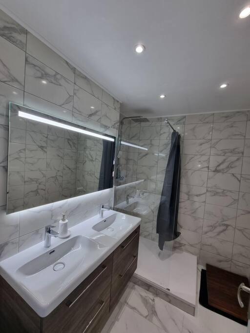 Appartement Vue Mer Avec Parking Gratuit Sur Place バスティア エクステリア 写真
